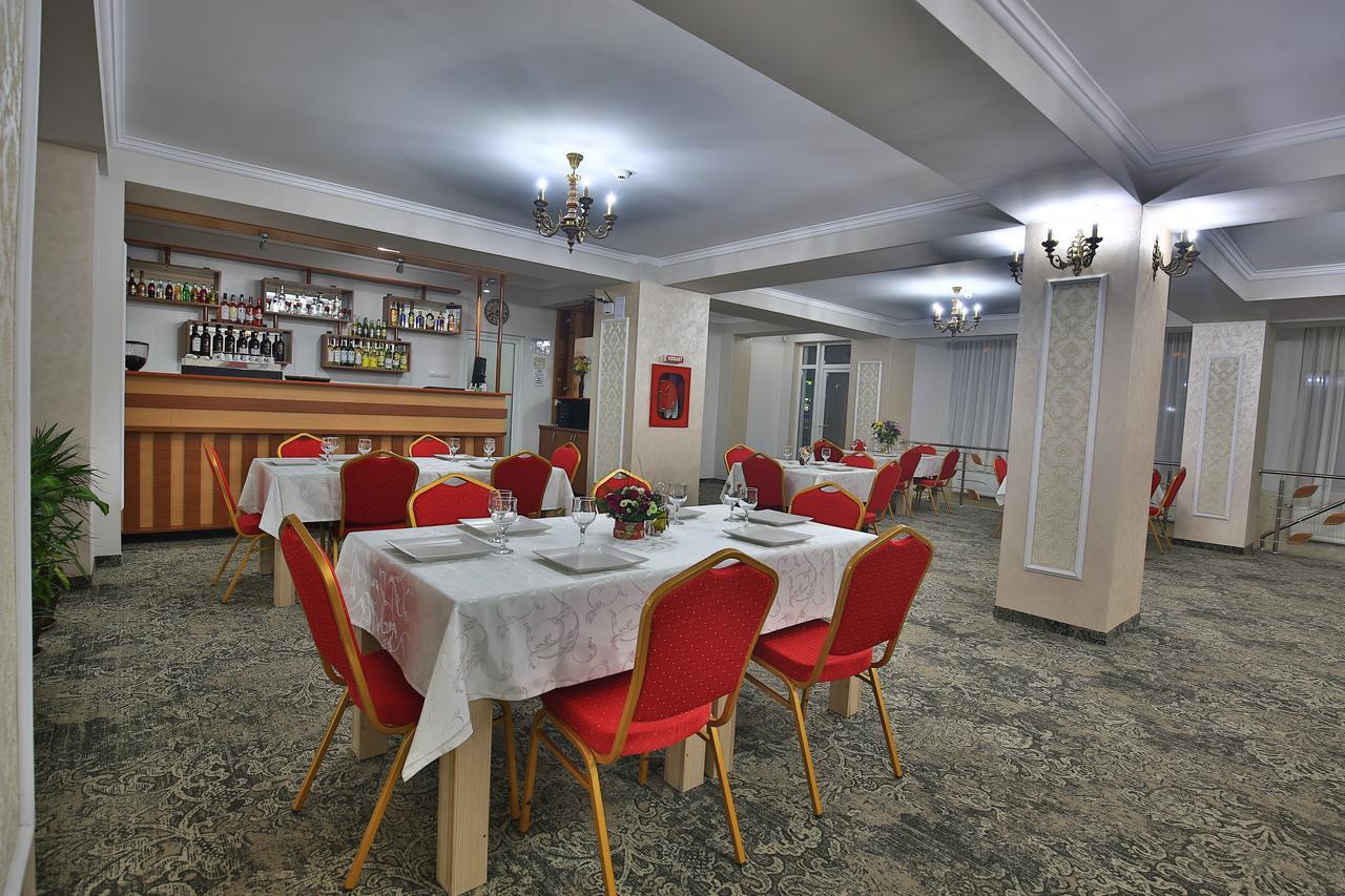 Hotel Raxand Residence Mioveni Exterior foto